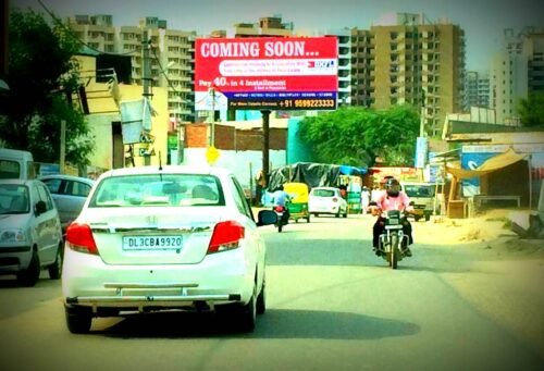 Saverinoida Unipoles Advertising in Delhi – MeraHoardings