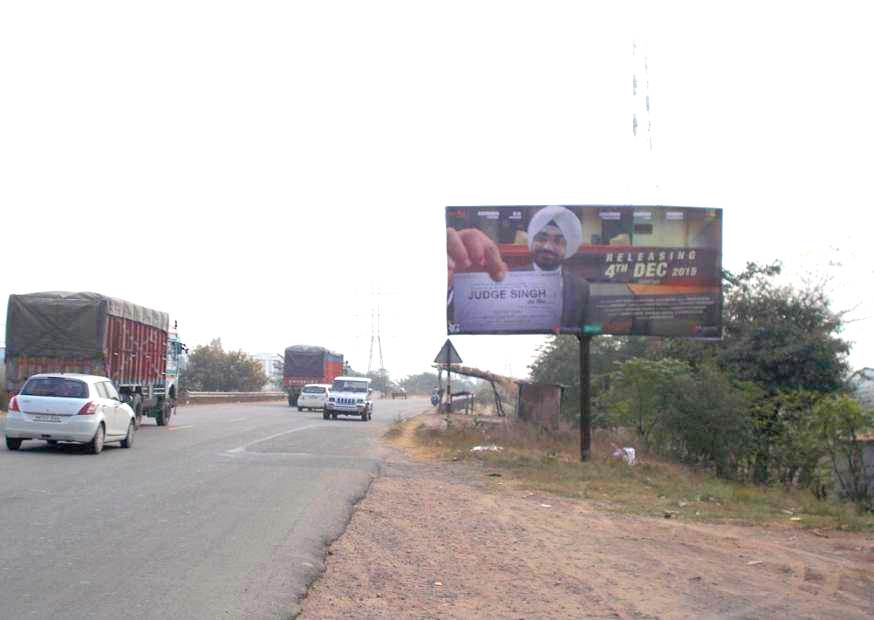 Banurchowk Unipoles Advertising in Mohali – MeraHoardings