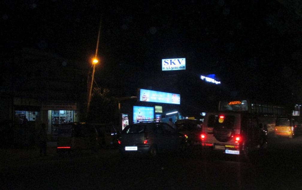 Busbays South-Arasaradi Advertising in Madurai – MeraHoarding