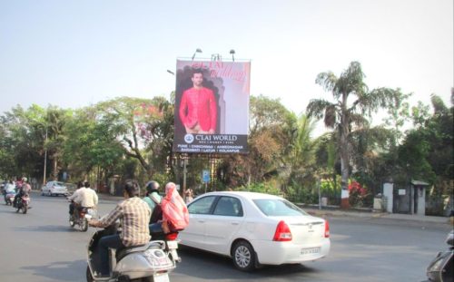 Campmgroad Billboards Advertising in Pune – MeraHoarding