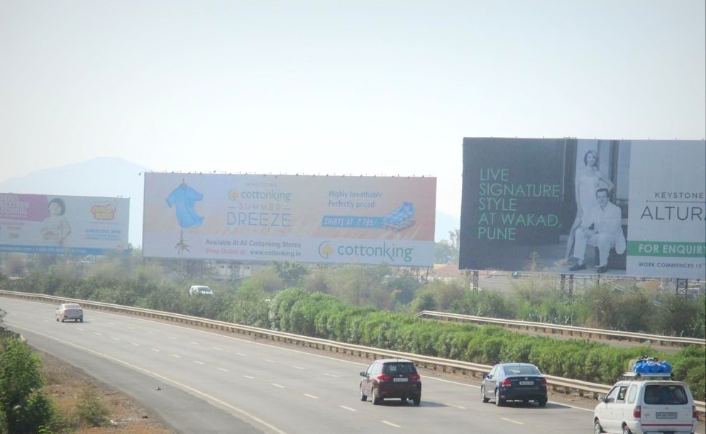 Expresshighway Billboards Advertising in Pune – MeraHoarding