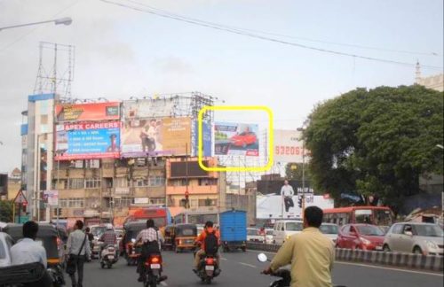 FixBillboards Deccancorner Advertising in Pune – MeraHoarding