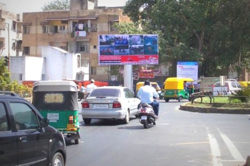 Paldi Unipole Advertising in Ahmedabad – MeraHoardings