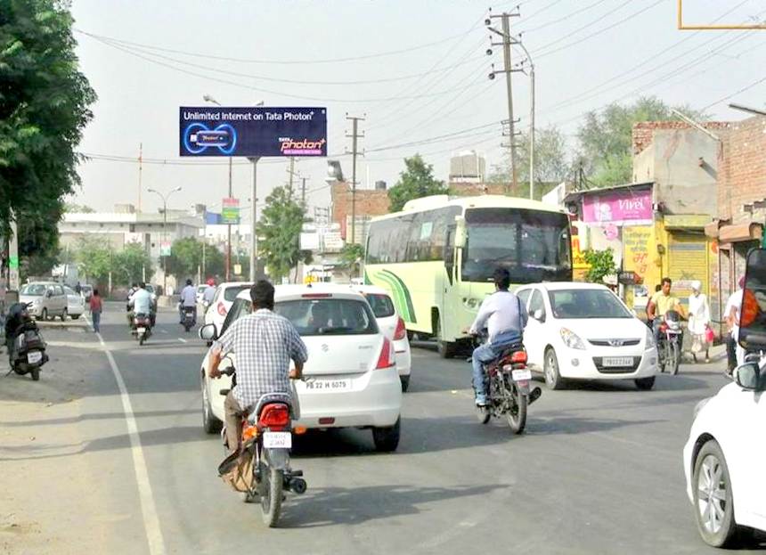 outdoor advertising company in Bhatinda,Bus shelter Advertising in Bhatinda,Bus stop ads in Bhatinda,Bus Bay advertising in Bhatinda,Advertising at bus shelter in Punjab,ad hoarding in Punjab.